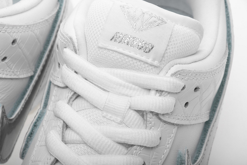 nike sb dunk low di*m*nd S*pply co white di*m*nd bv1310-100