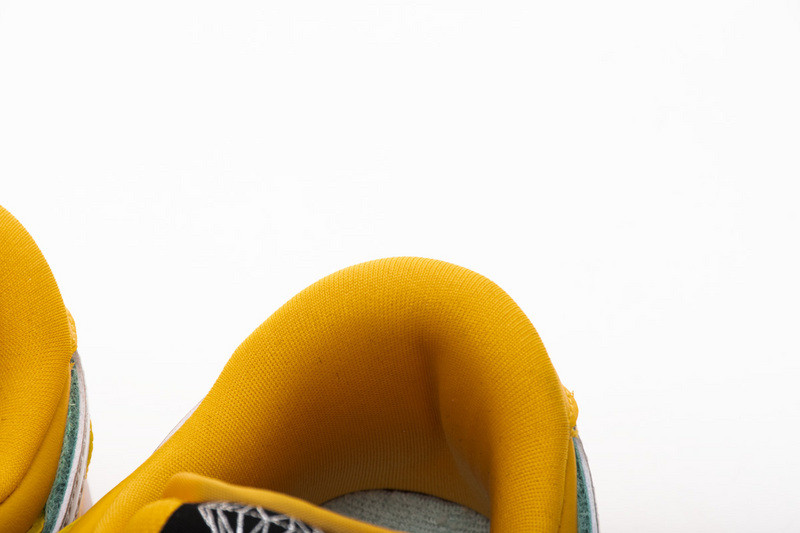 nike dunk low pro og qs canary yellow bv1310-700