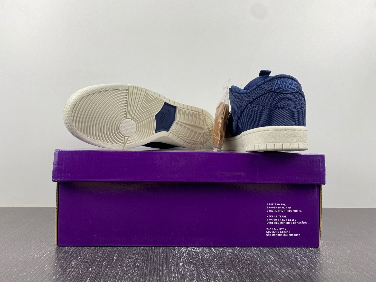 nike sb dunk low "midnight navy/ochre" dx6775-400