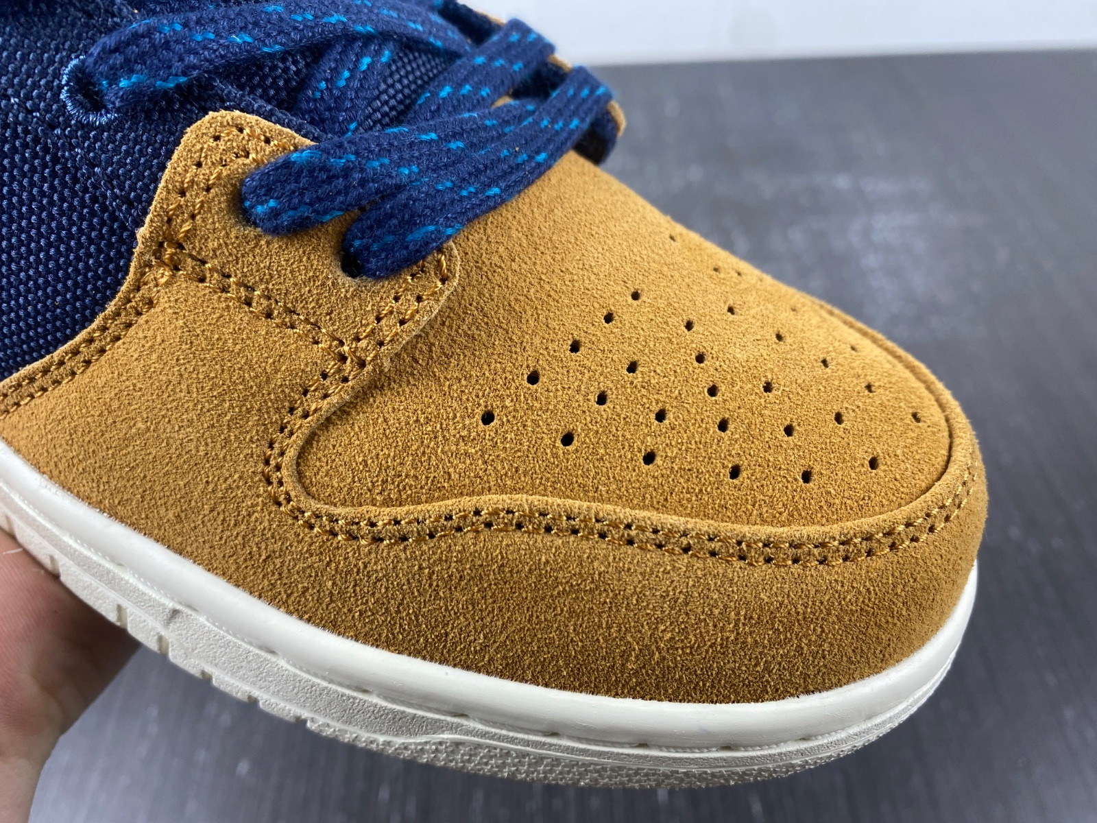 nike sb dunk low "midnight navy/ochre" dx6775-400