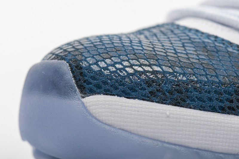 air jordan 11 low blue snakeskin cd6846-102