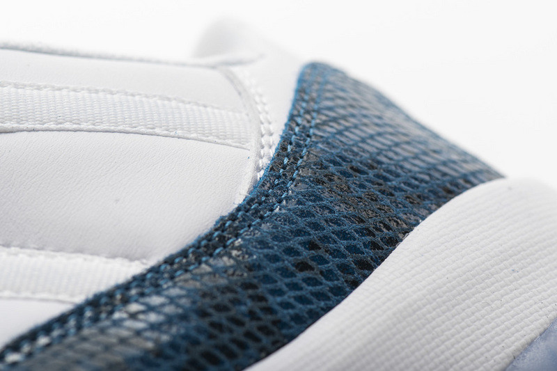 air jordan 11 low blue snakeskin cd6846-102
