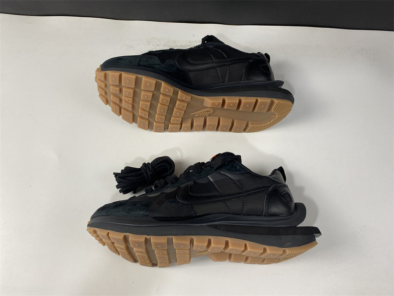 sacai x nike vaporwaffle dd1875-001