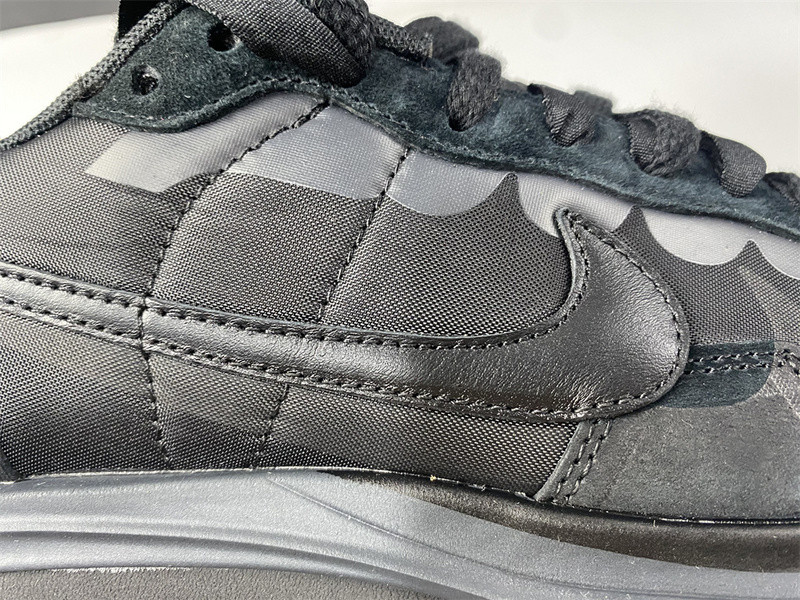 sacai x nike vaporwaffle dd1875-001