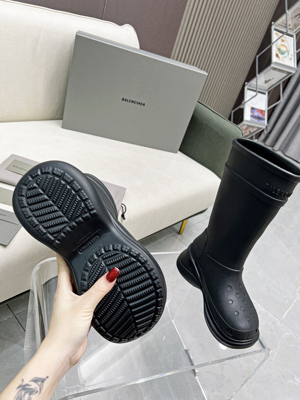 Ba*len*cia*ga croc rubber rain boots black