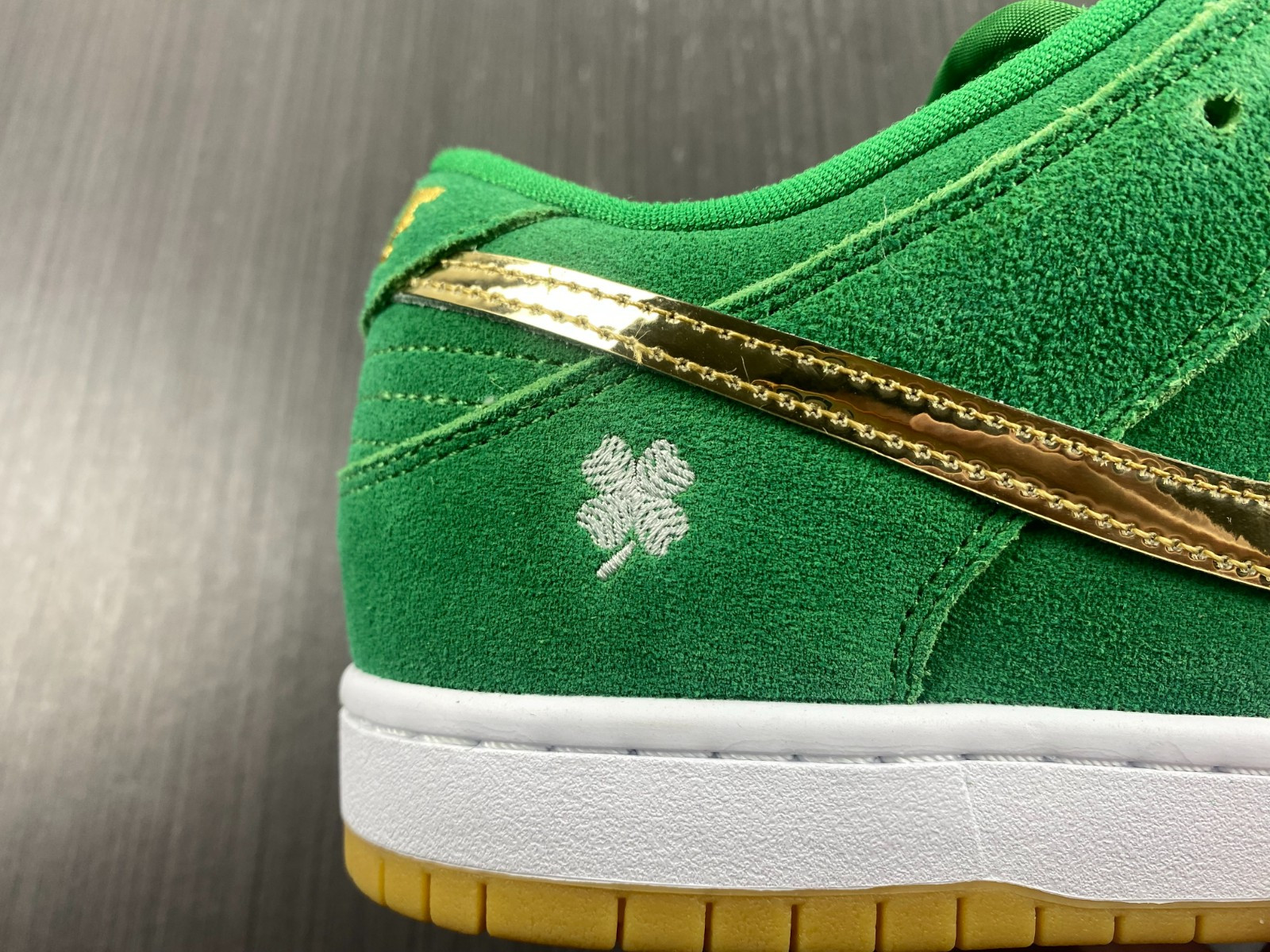nike sb dunk low st. patty