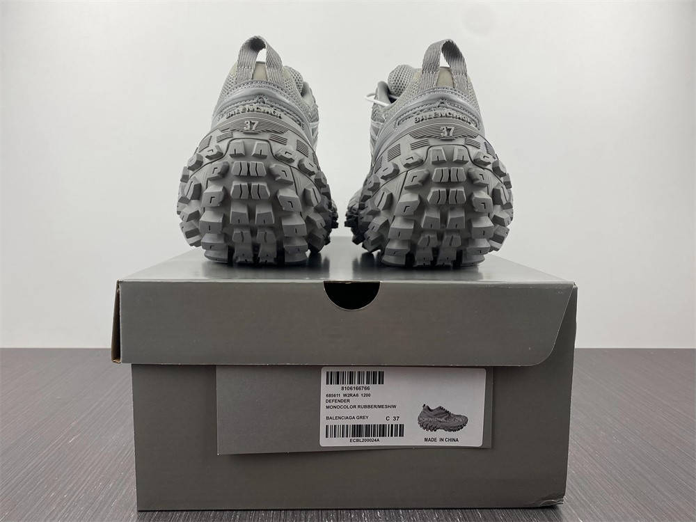 Ba*len*cia*ga defender sneaker