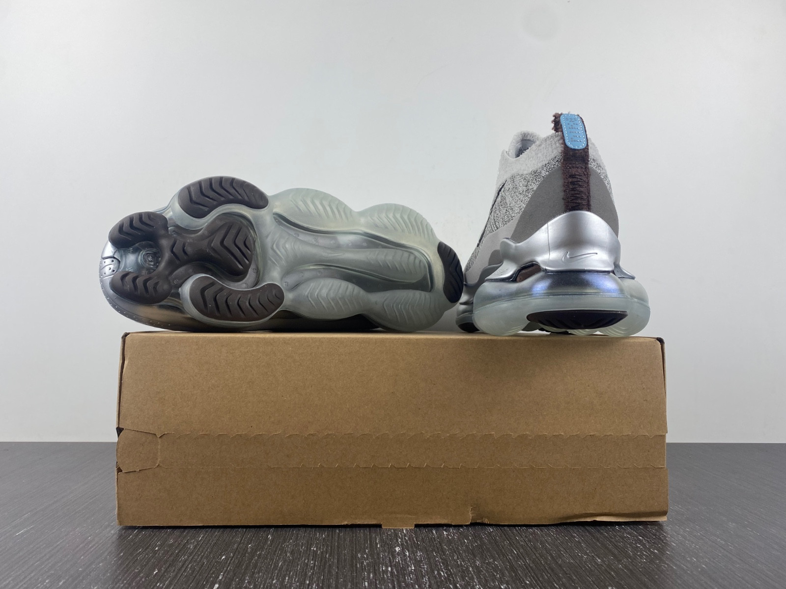 nike air max scorpion white tan silver fd4612-001