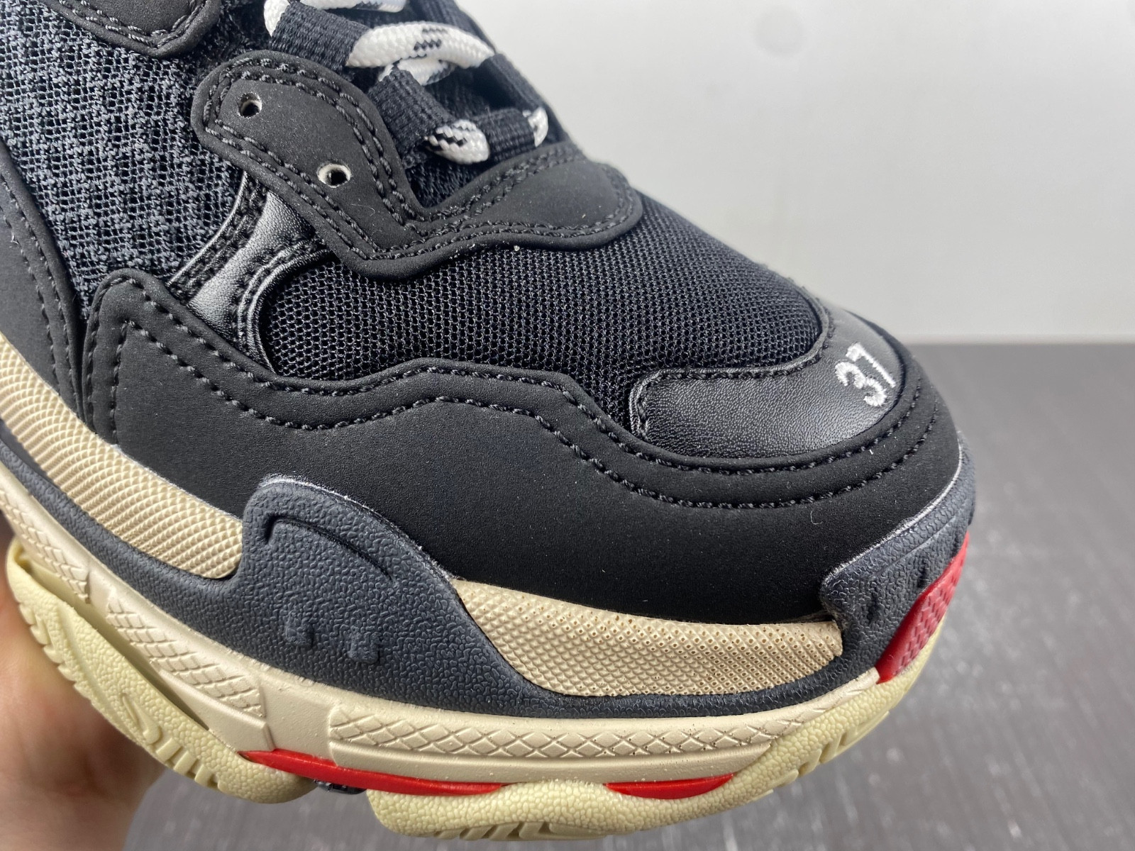 Ba*len*cia*ga triple s