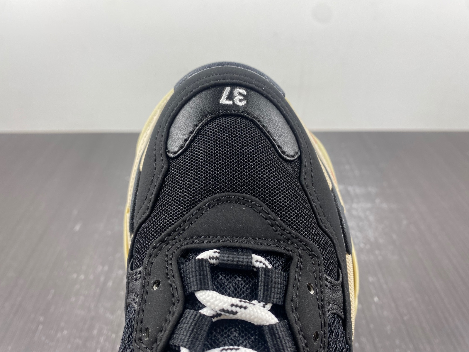 Ba*len*cia*ga triple s