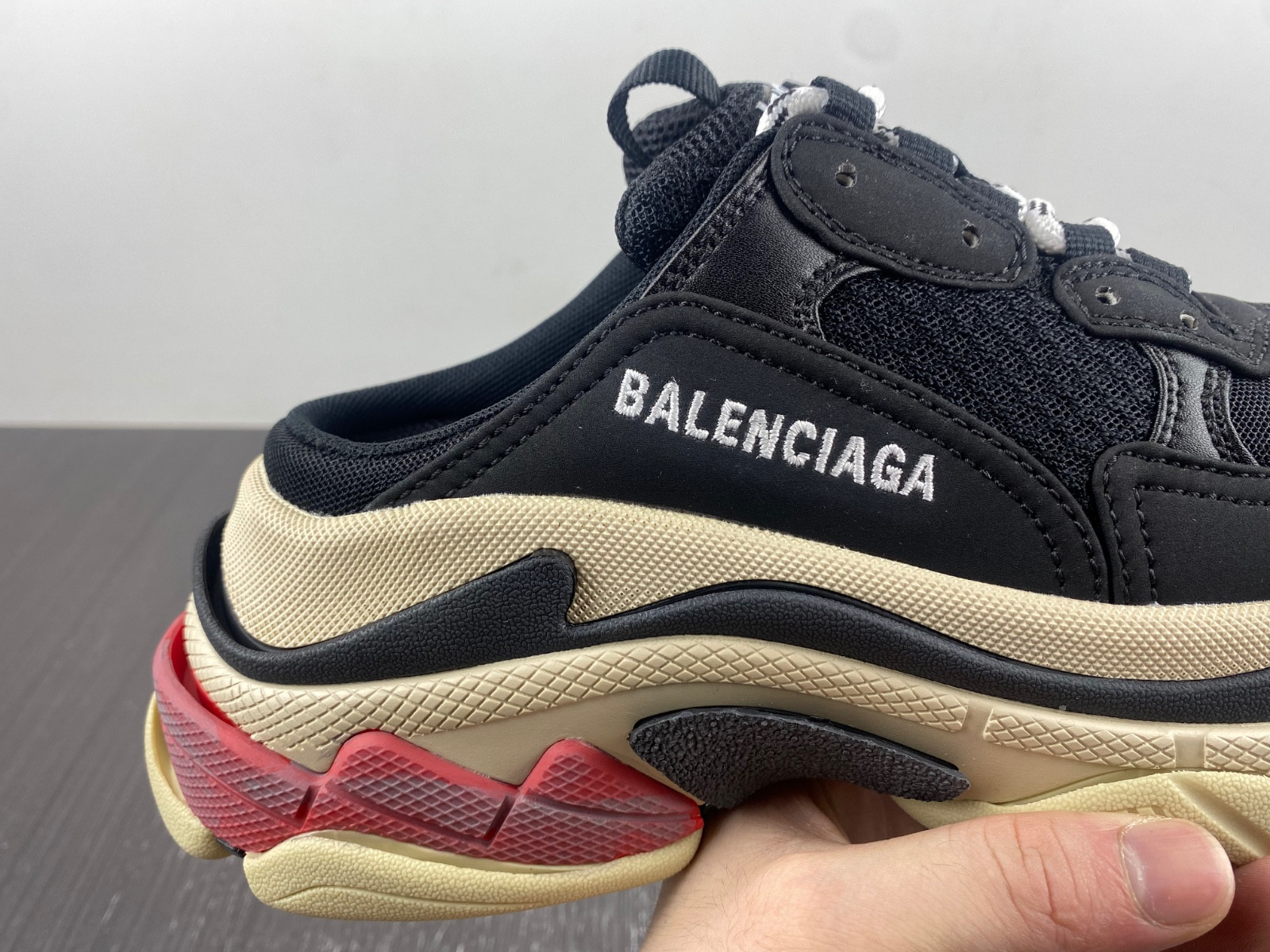 Ba*len*cia*ga triple s