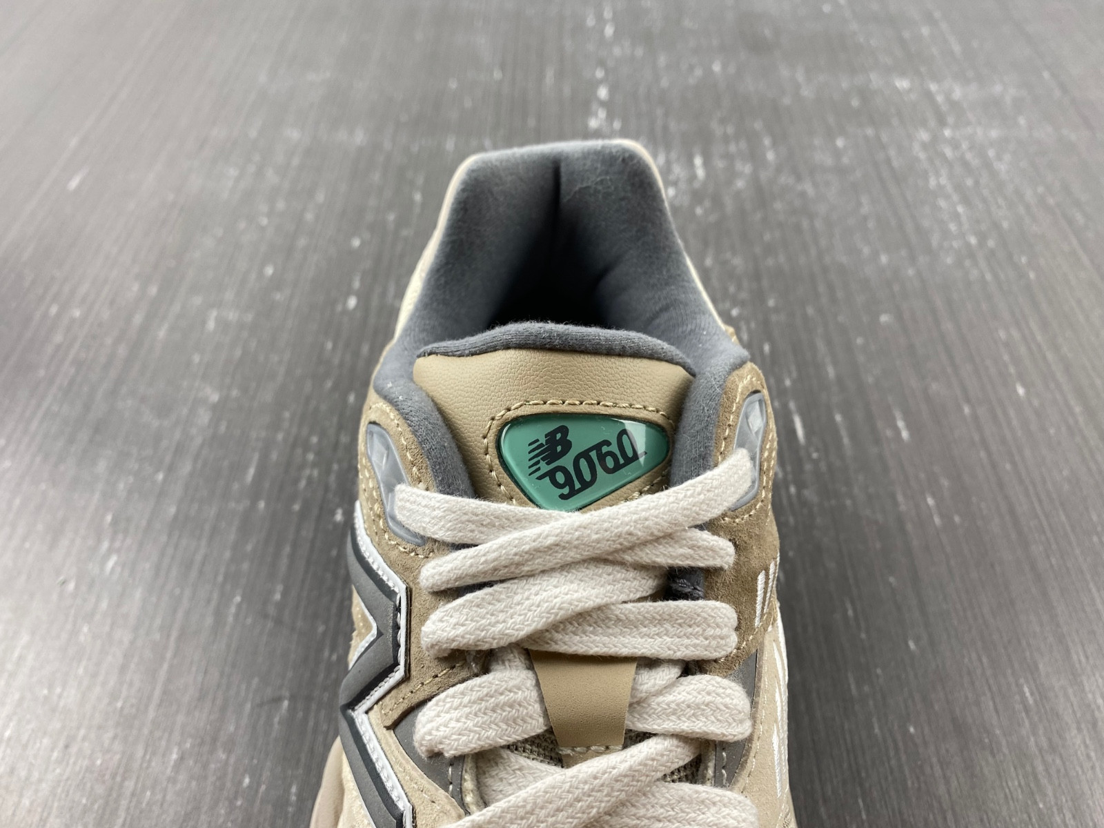 w03s4 jf/joe freshgoods x nb 9060"inside voices" u9060mac