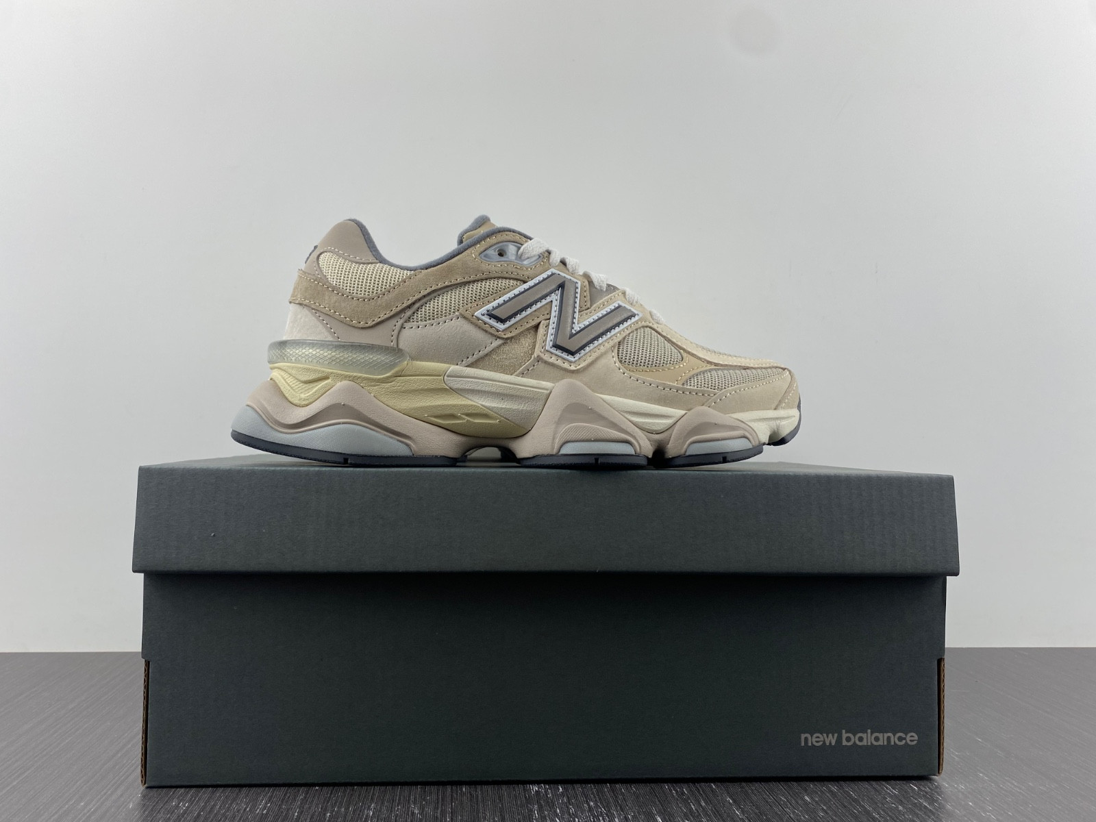 w03s4 jf/joe freshgoods x nb 9060"inside voices" u9060mac
