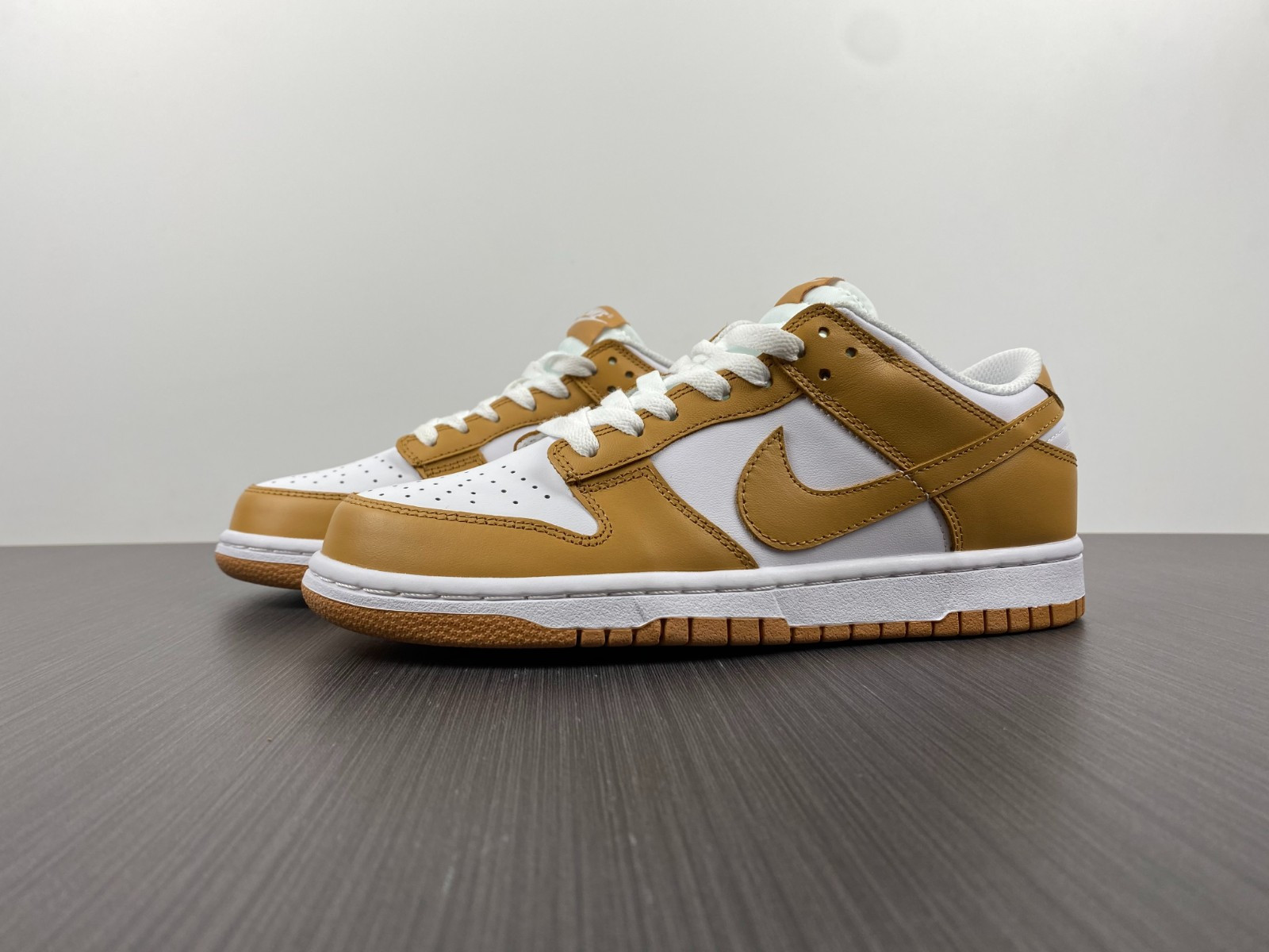 nike dunk low "harvest moon" dd1503-114