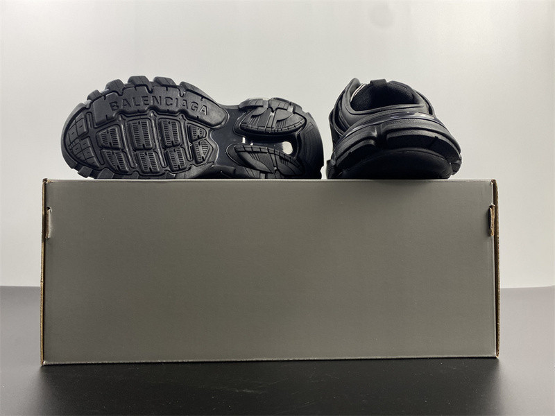 Ba*len*cia*ga track tranier 3.0