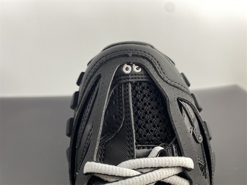 Ba*len*cia*ga track tranier 3.0