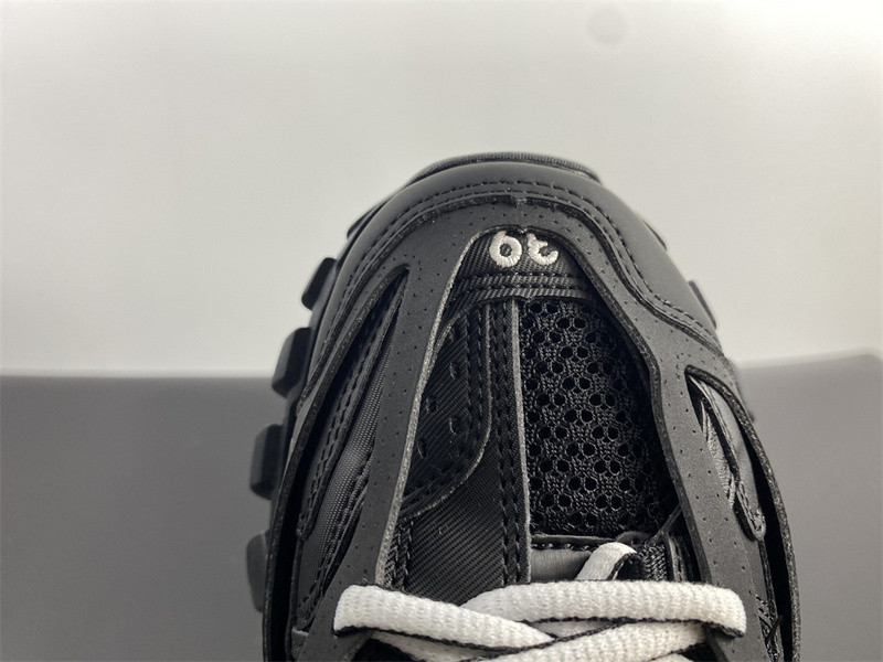 Ba*len*cia*ga track tranier 3.0