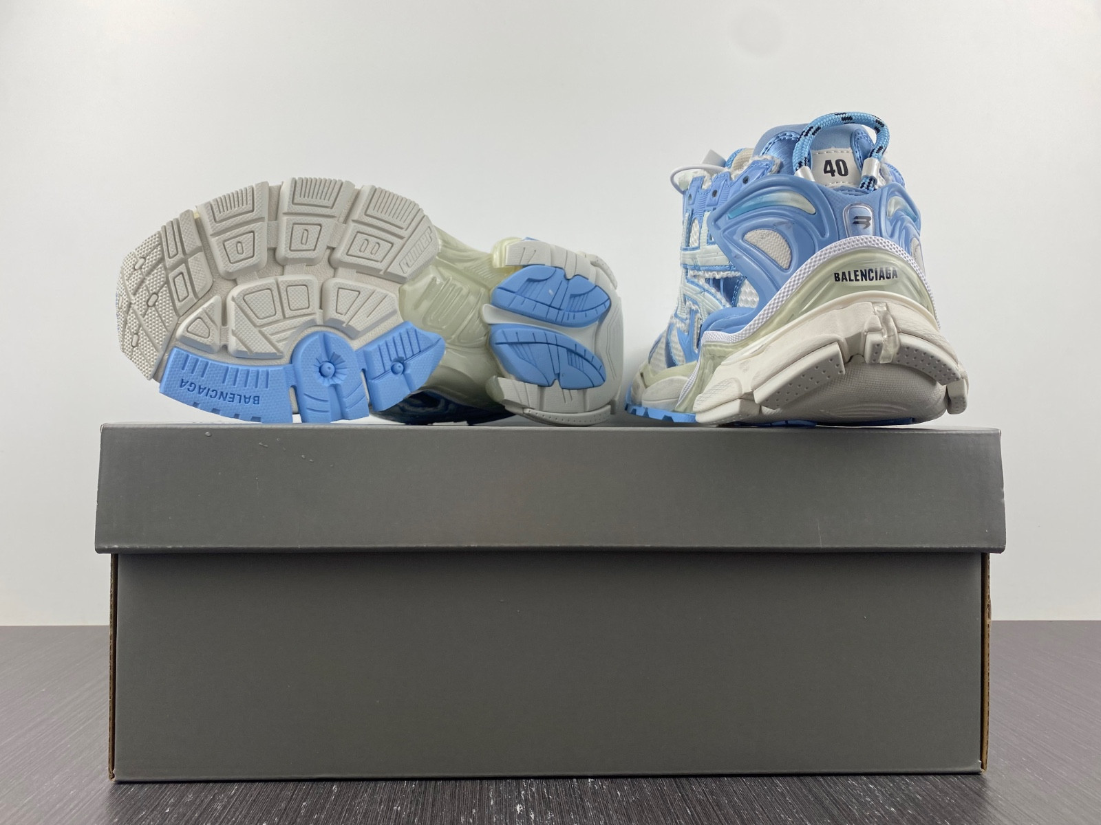 Ba*len*cia*ga runner sneaker