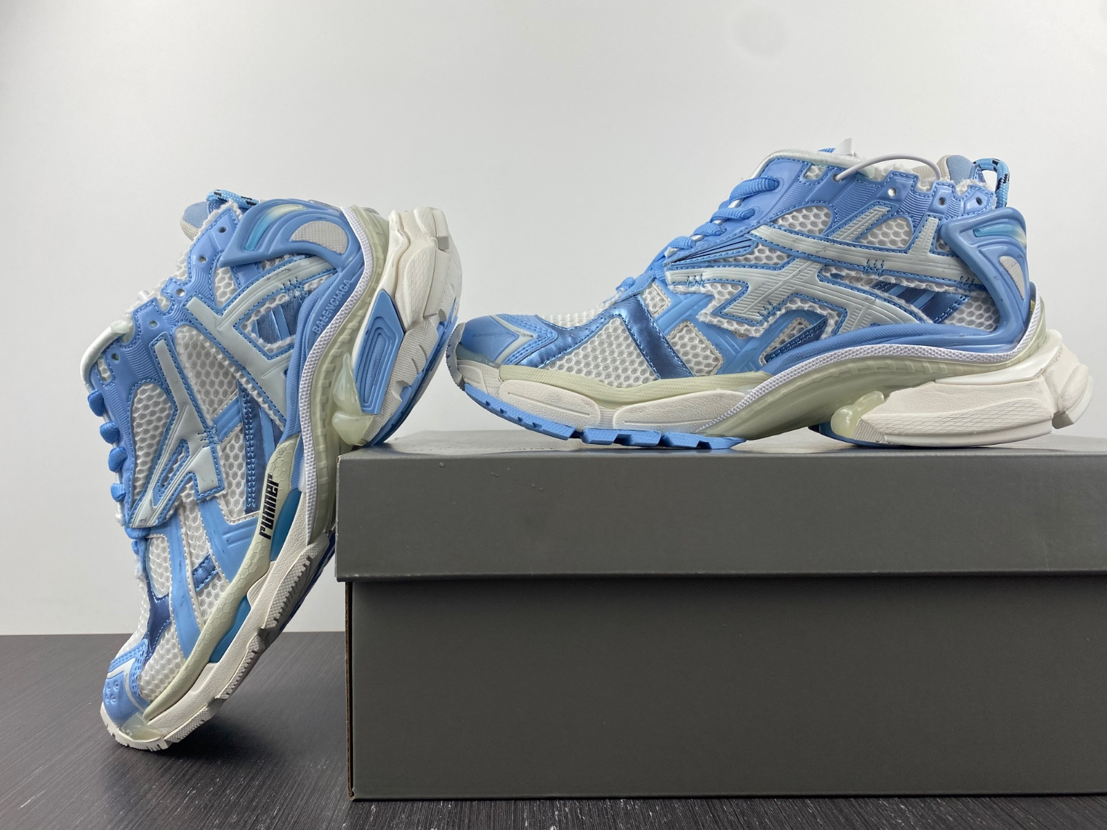 Ba*len*cia*ga runner sneaker