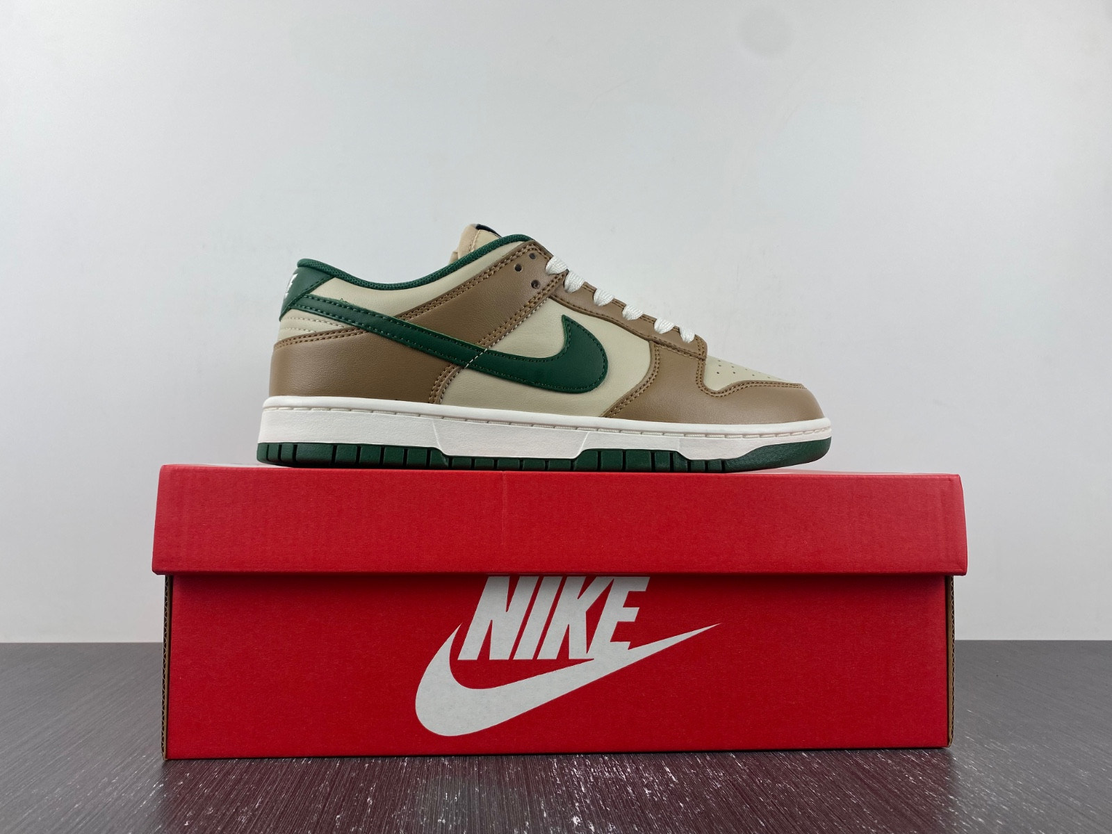 nike dunk low retro rattan gorge gree fb7160-231