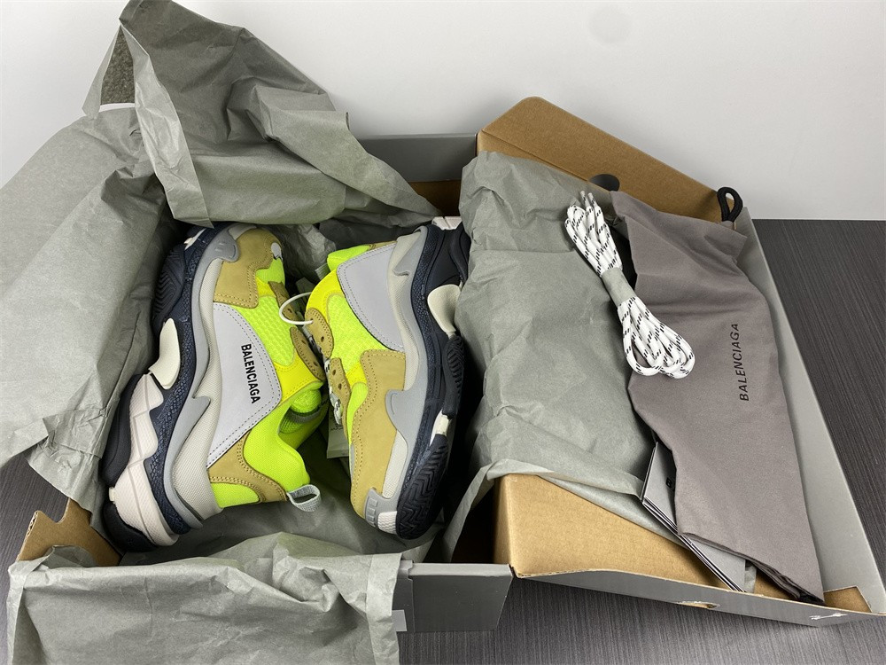 Ba*len*cia*ga triple s green grey 1.0 sneaker