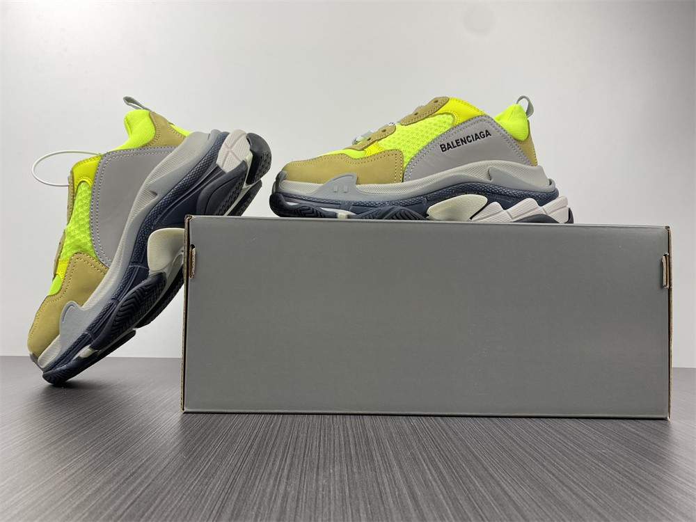 Ba*len*cia*ga triple s green grey 1.0 sneaker