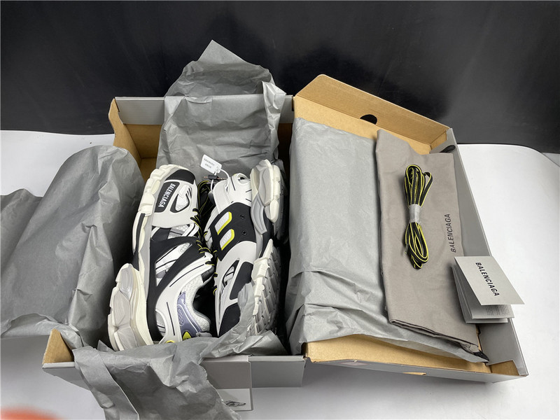 Ba*len*cia*ga track 3.0