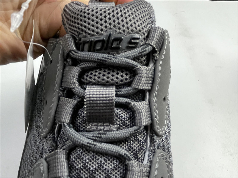 Ba*len*cia*ga triple s