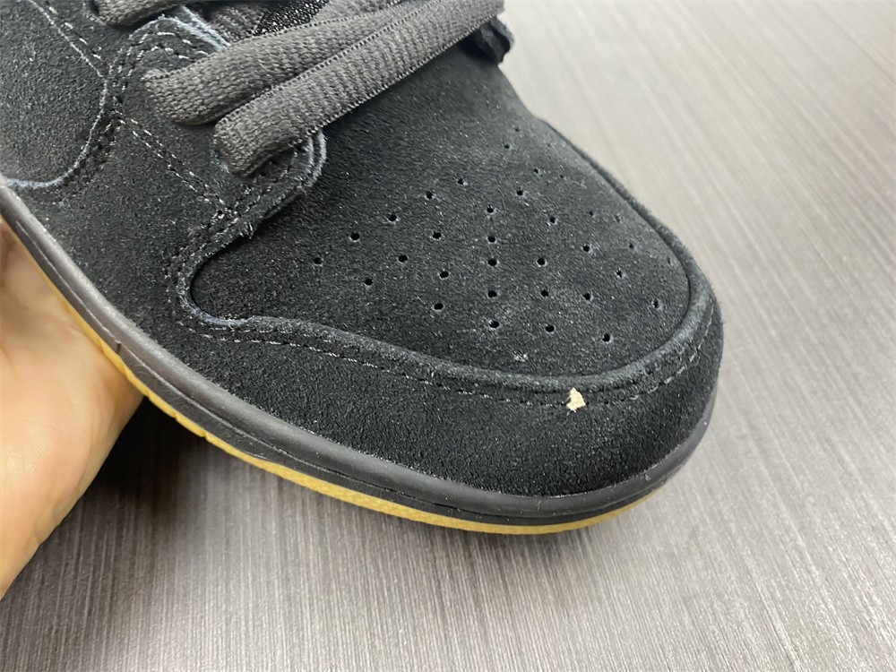 nike sb turns back the clock and reveals a dunk low "fog" colorway bo6817-010