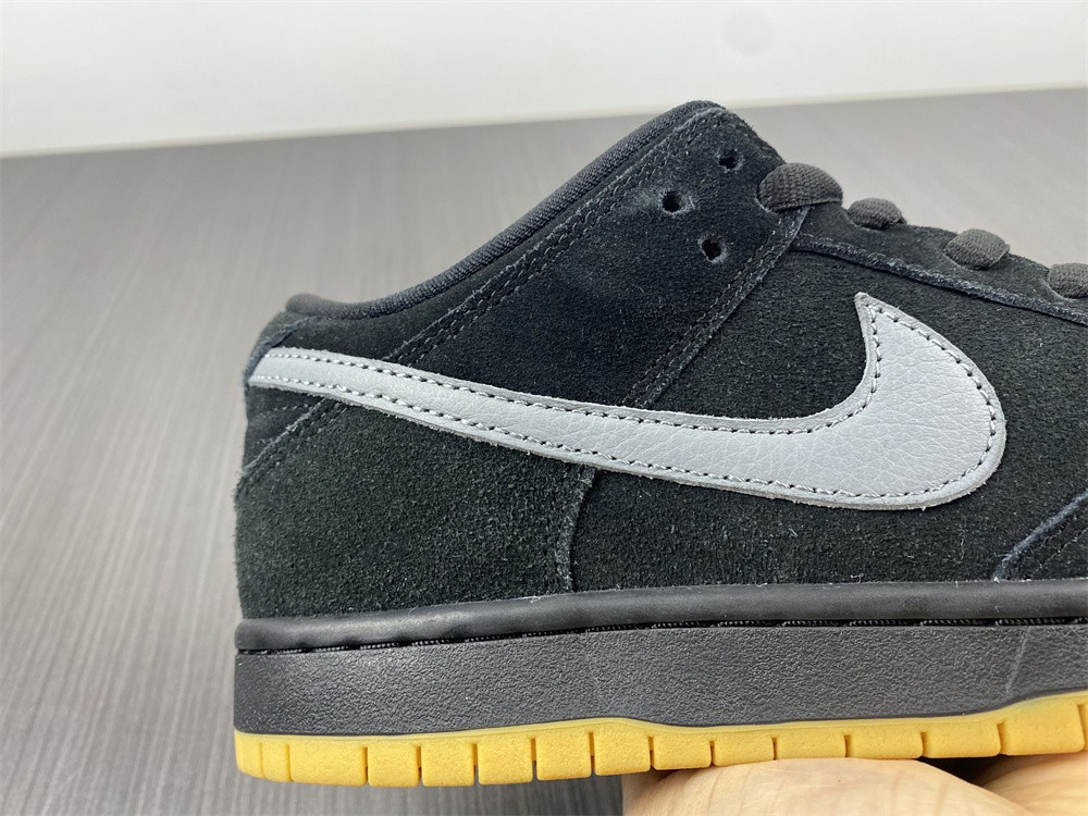 nike sb turns back the clock and reveals a dunk low "fog" colorway bo6817-010