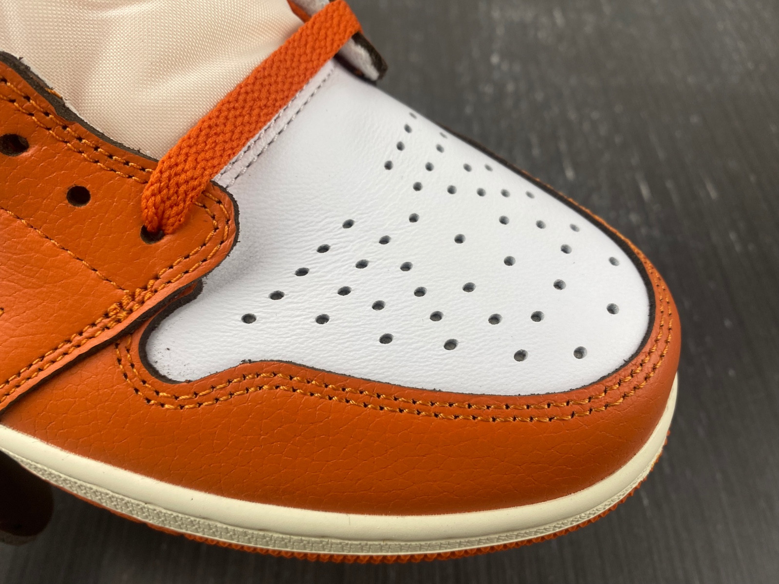 air jordan 1 high og wmns “starfish” do9369-101