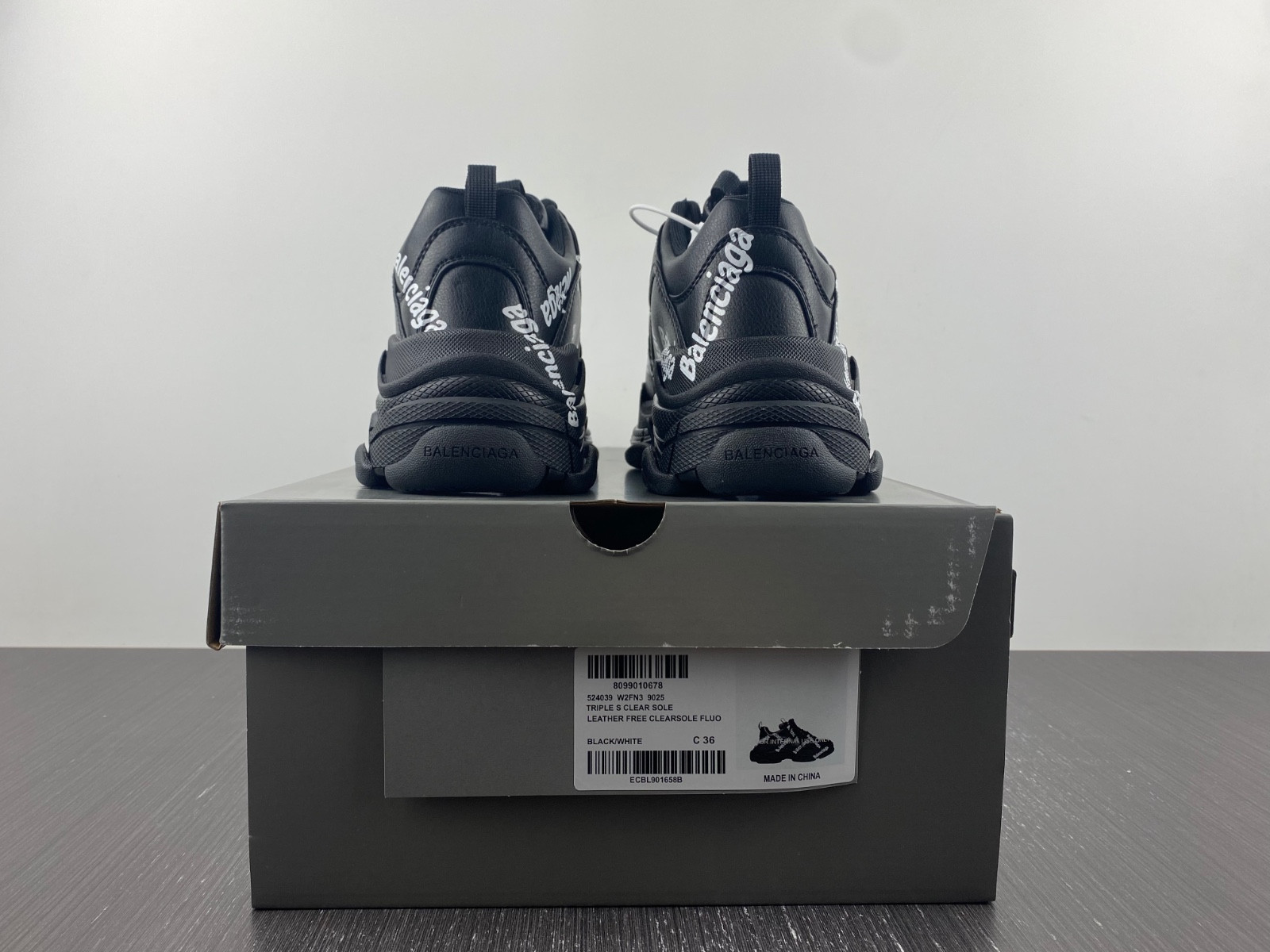 Ba*len*cia*ga triple s