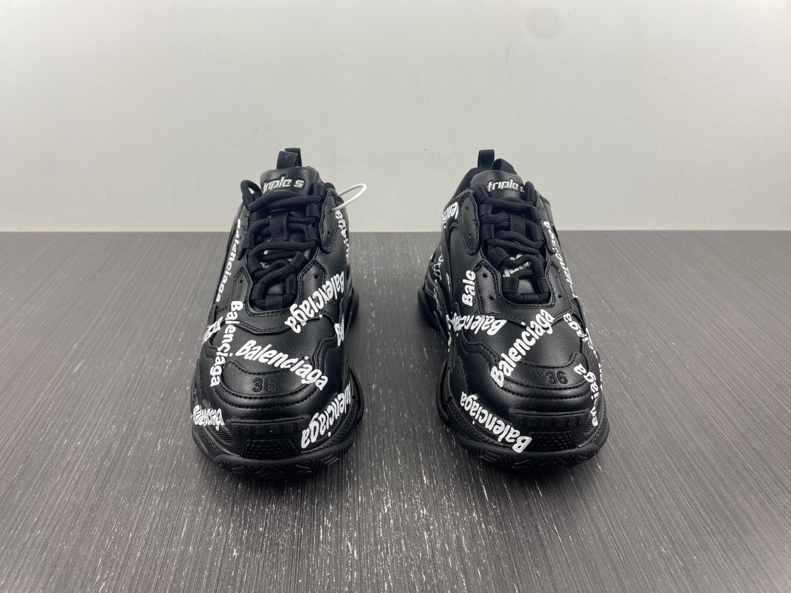 Ba*len*cia*ga triple s