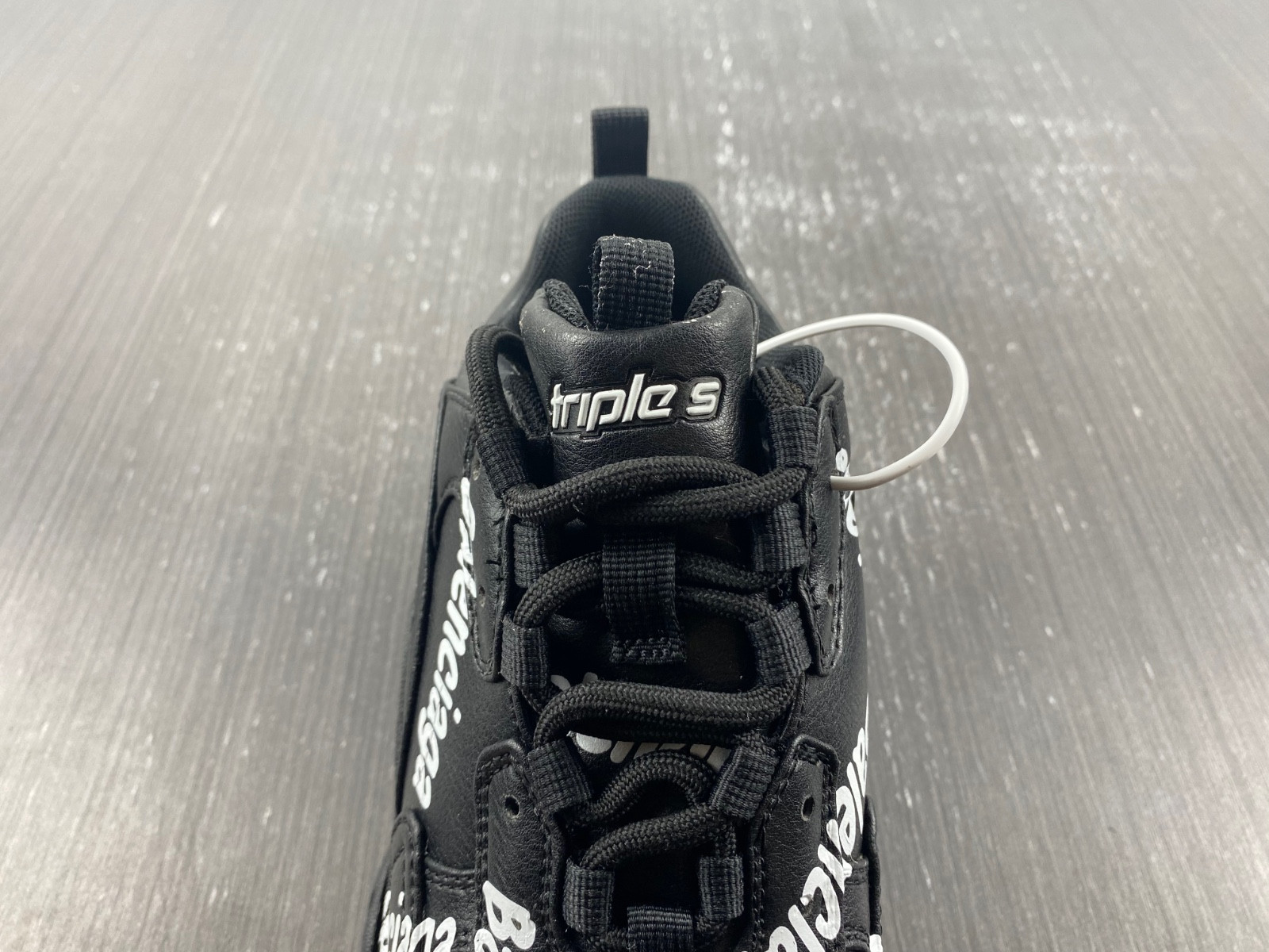 Ba*len*cia*ga triple s