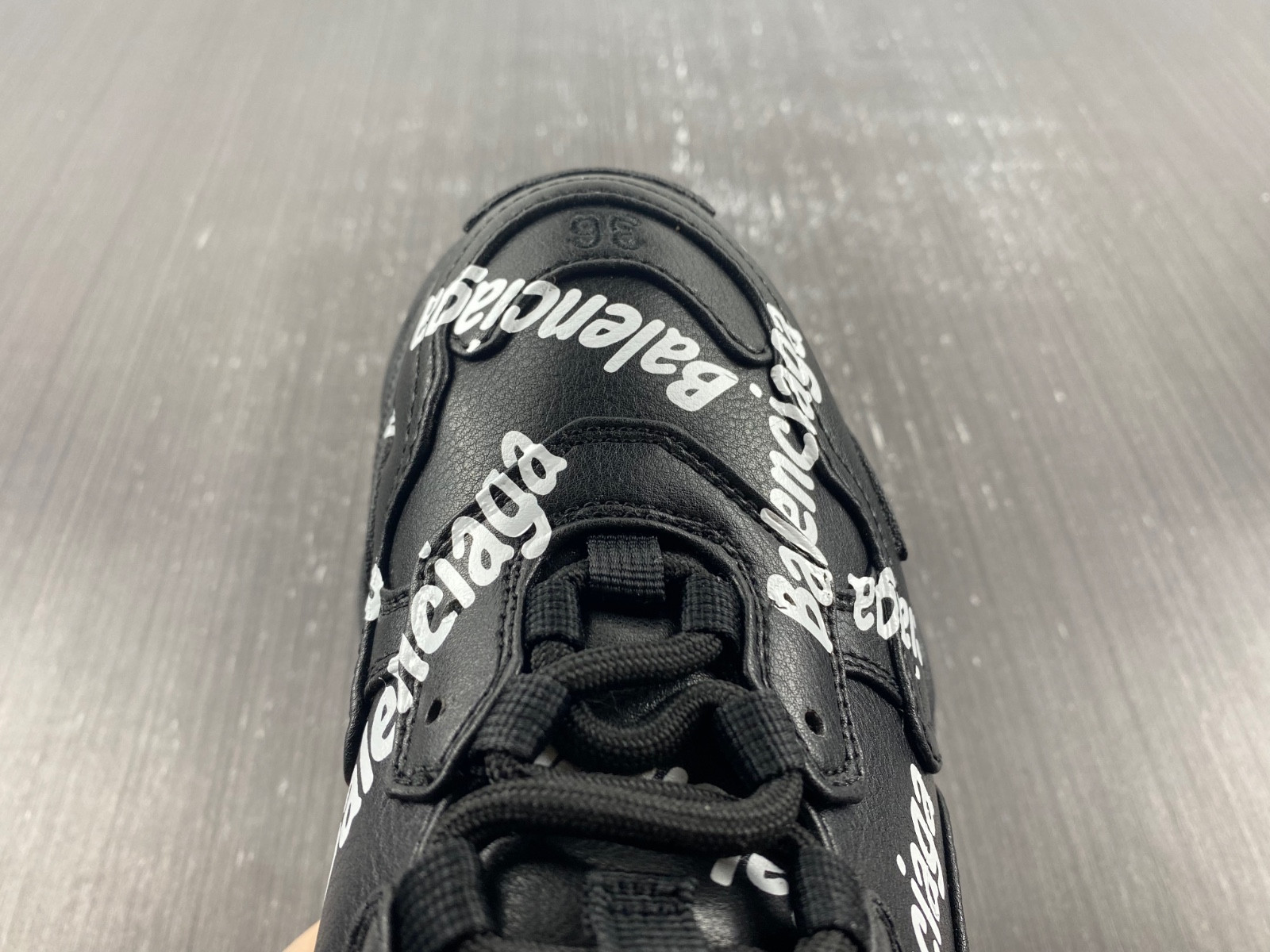 Ba*len*cia*ga triple s