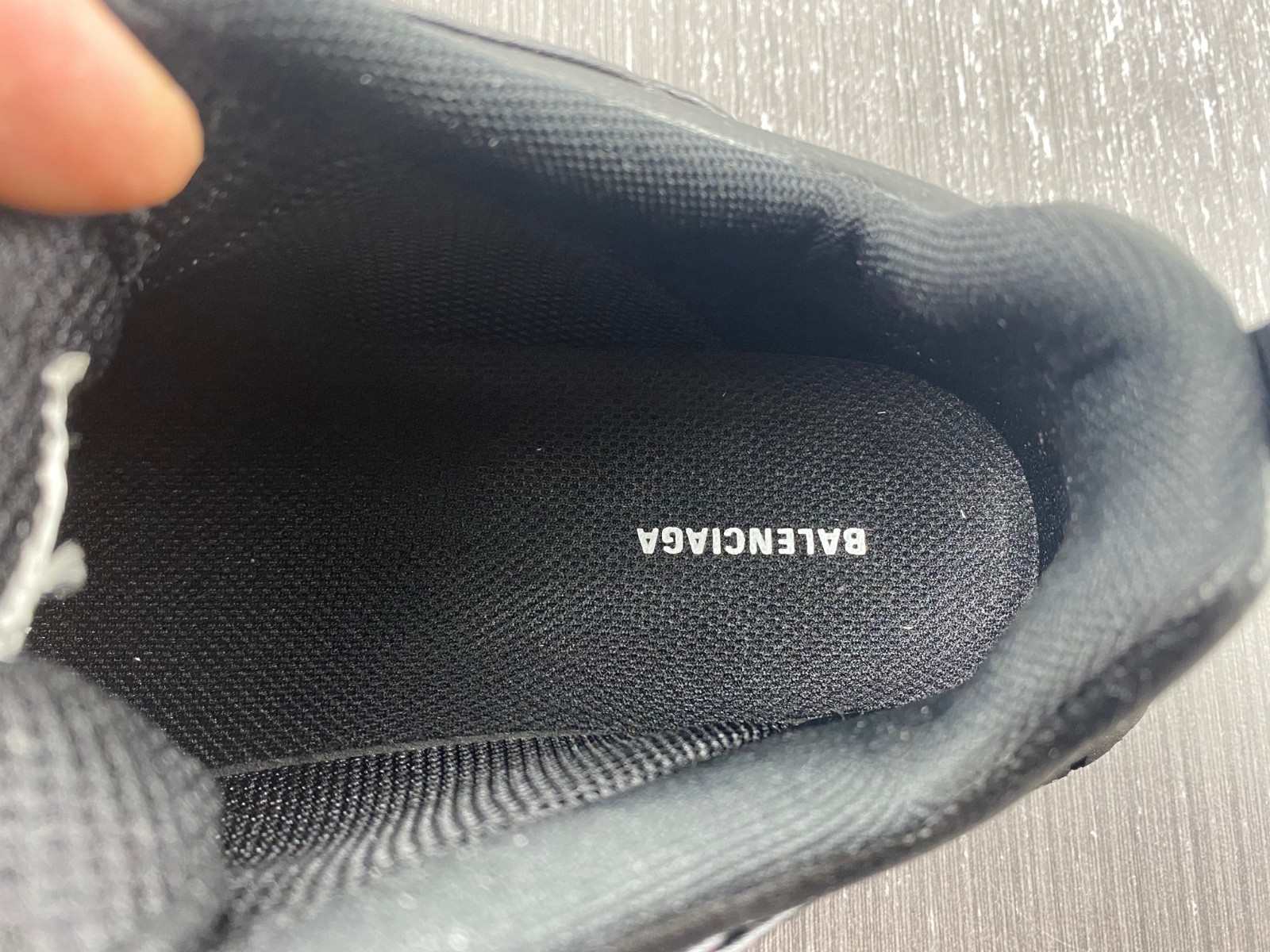 Ba*len*cia*ga triple s