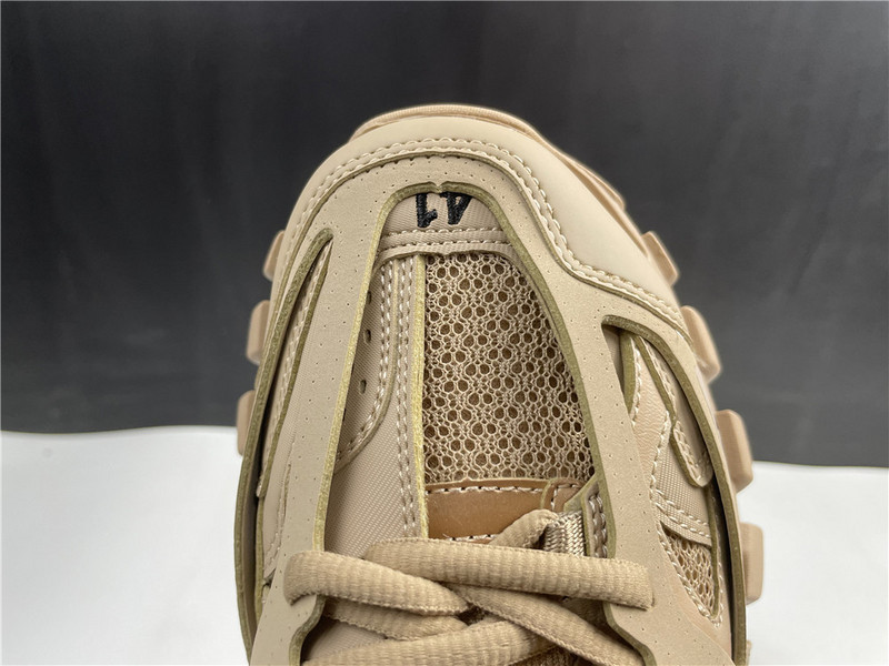 Ba*len*cia*ga track 3.0