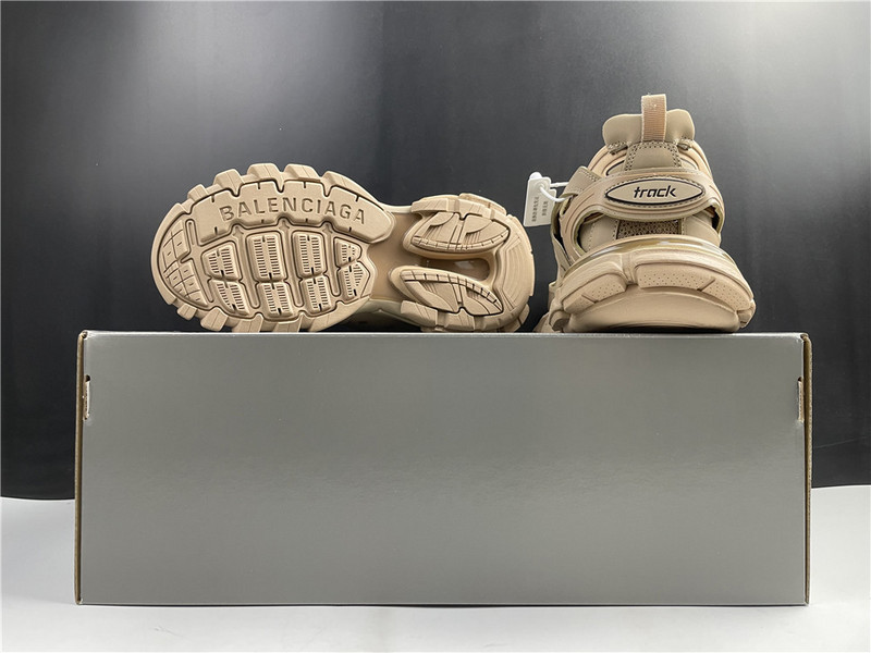 Ba*len*cia*ga track 3.0