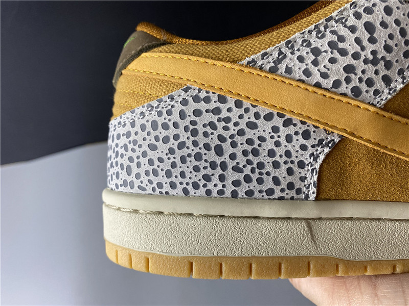 nike sb dunk low “safari” cd2563-002