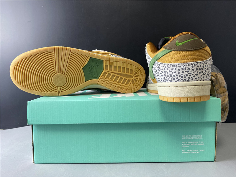 nike sb dunk low “safari” cd2563-002