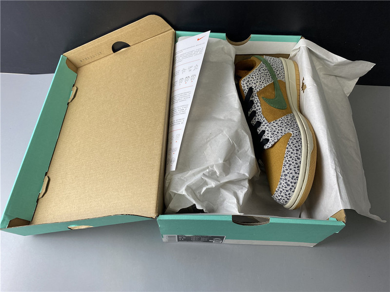 nike sb dunk low “safari” cd2563-002