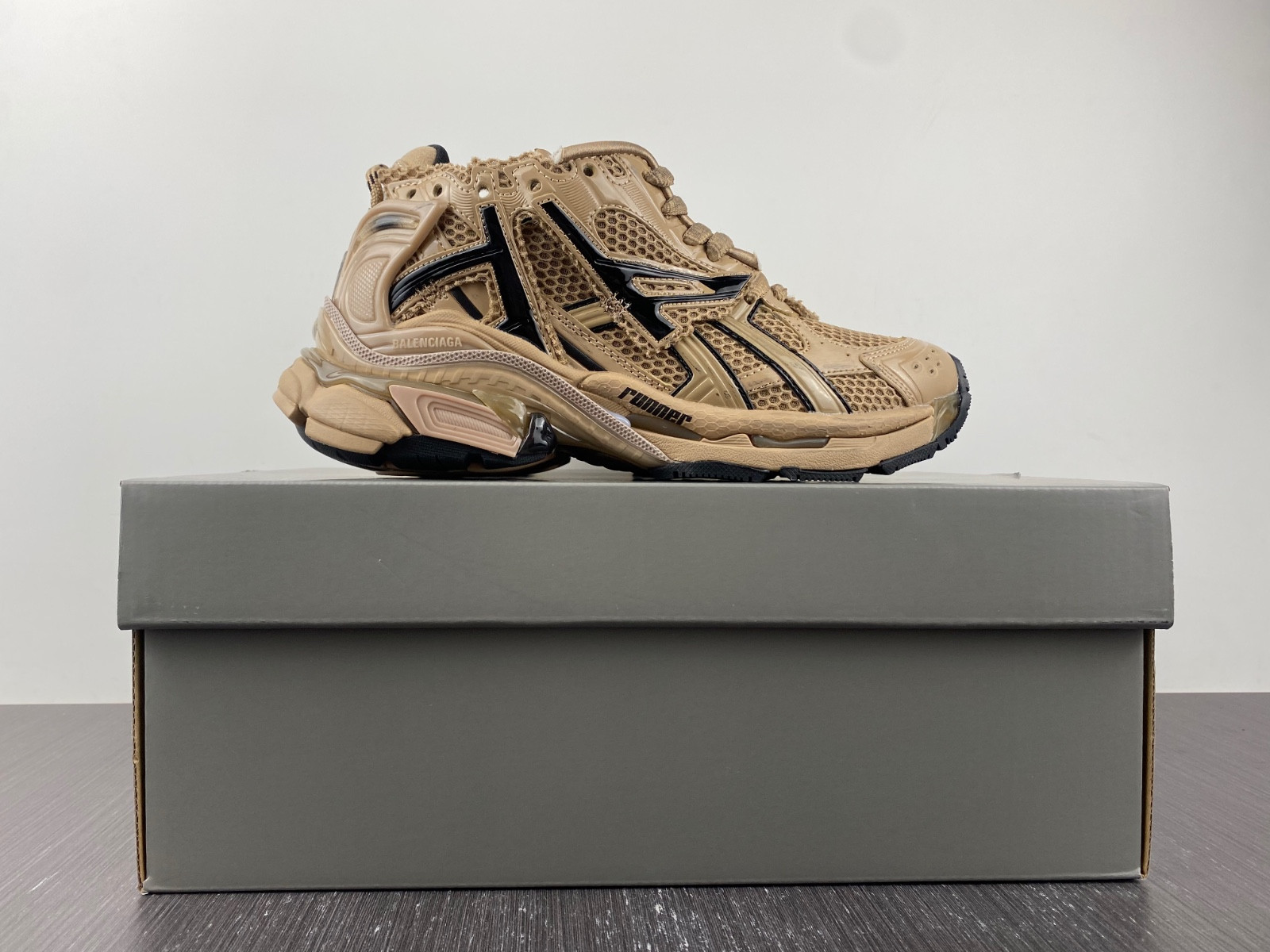 Ba*len*cia*ga runner sneaker