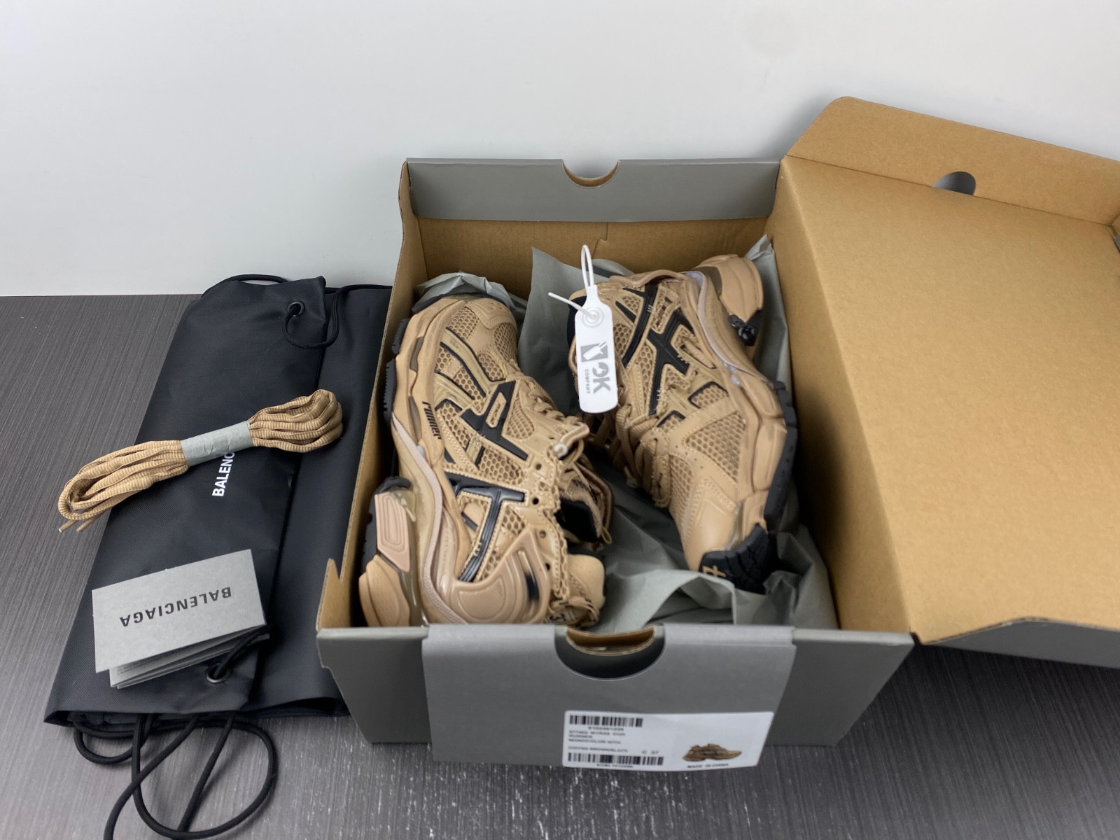 Ba*len*cia*ga runner sneaker