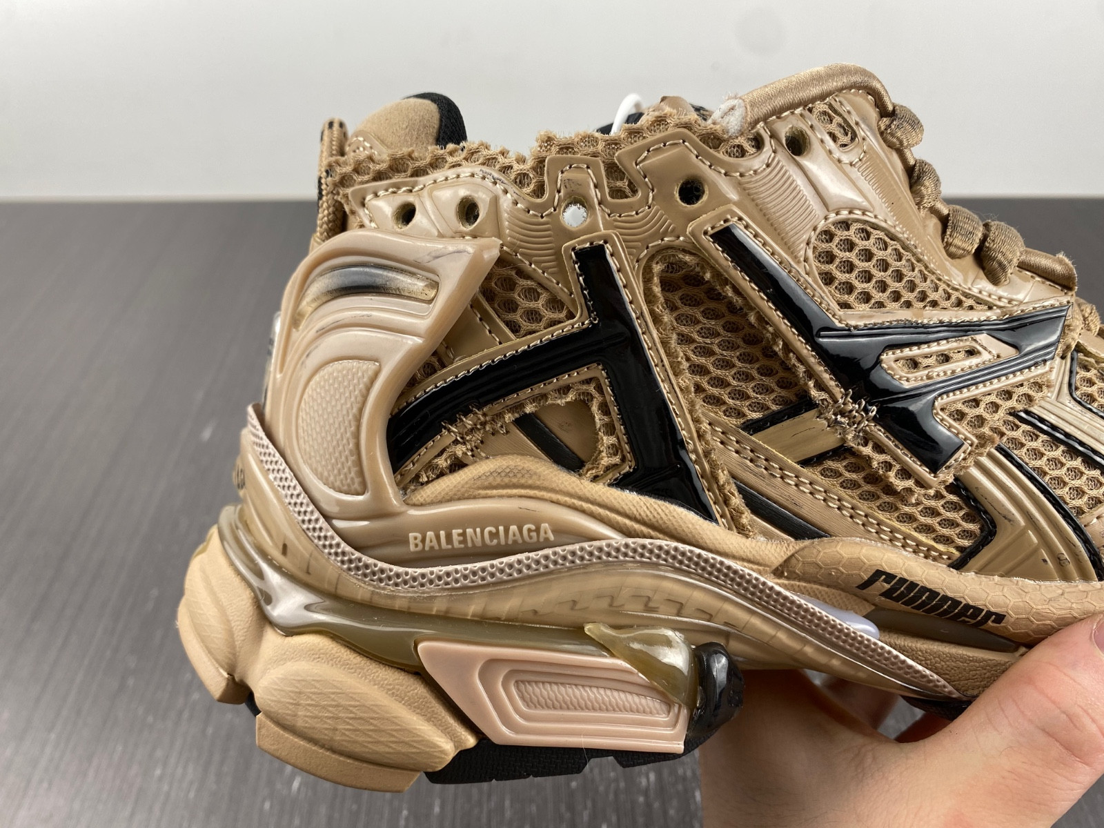 Ba*len*cia*ga runner sneaker