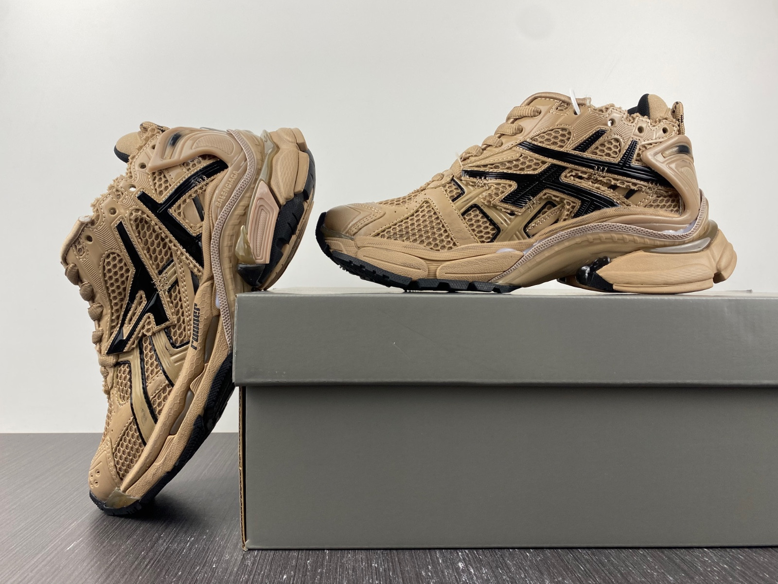 Ba*len*cia*ga runner sneaker