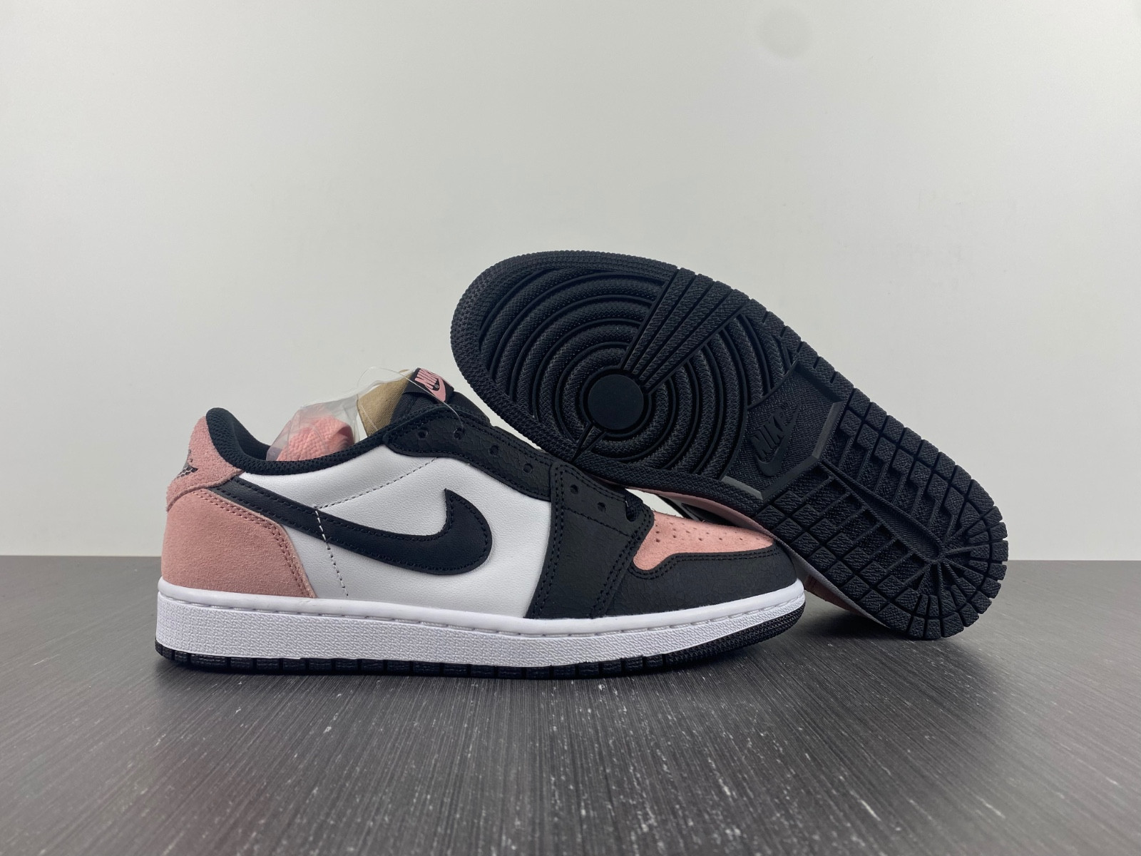 jordan 1 low og bleached coral - cz0790-061