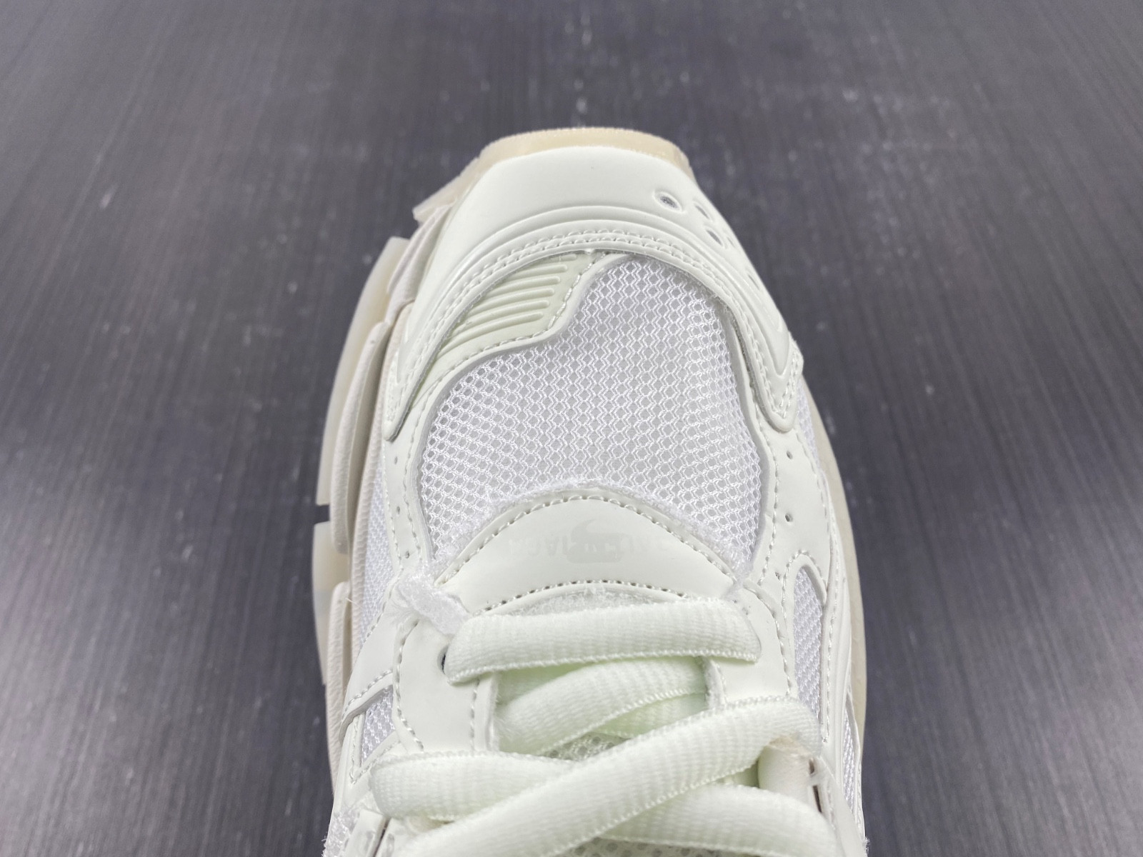 Ba*len*cia*ga runner sneaker