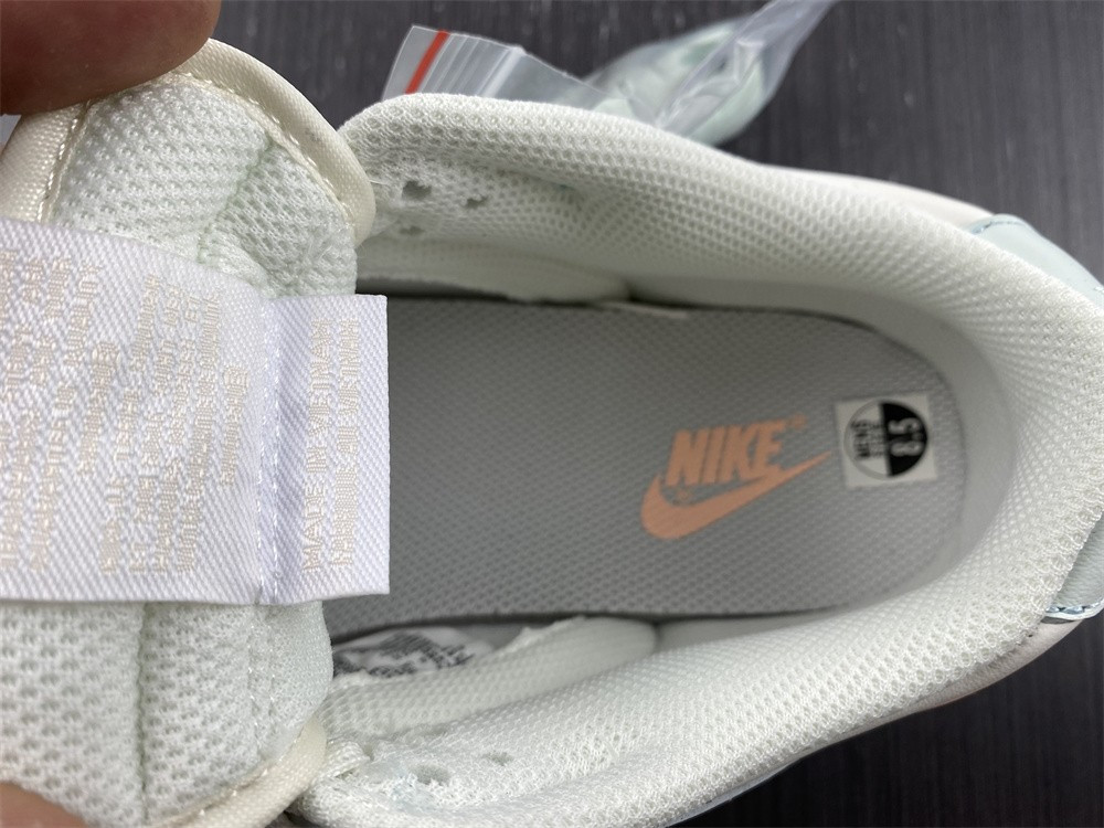 nike dunk low barely green (w) - dd1503-104