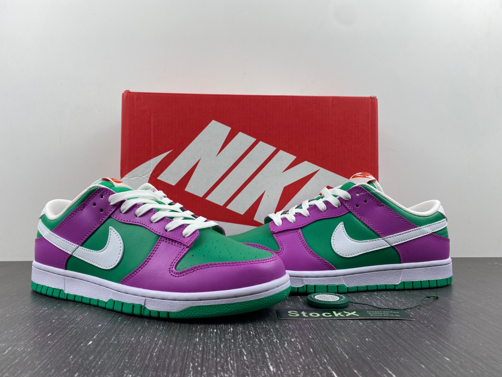 nike dunk low stadium green fuchsia (women
