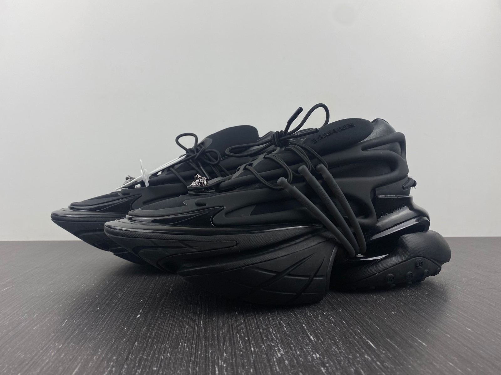 balmain leather unicorn low-top sneakers black men ym1vj309-knsc